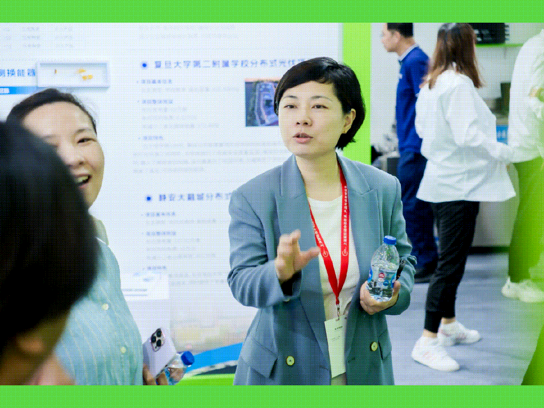 1749431181758068.gif 2.gif